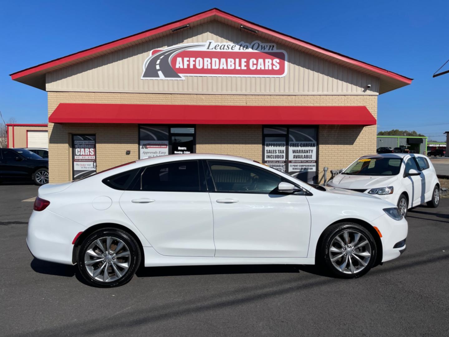 2015 White Chrysler 200 (1C3CCCBB6FN) with an 4-Cyl, MultiAir, 2.4L engine, Automatic, 9-Spd transmission, located at 8008 Warden Rd, Sherwood, AR, 72120, (501) 801-6100, 34.830078, -92.186684 - Photo#0